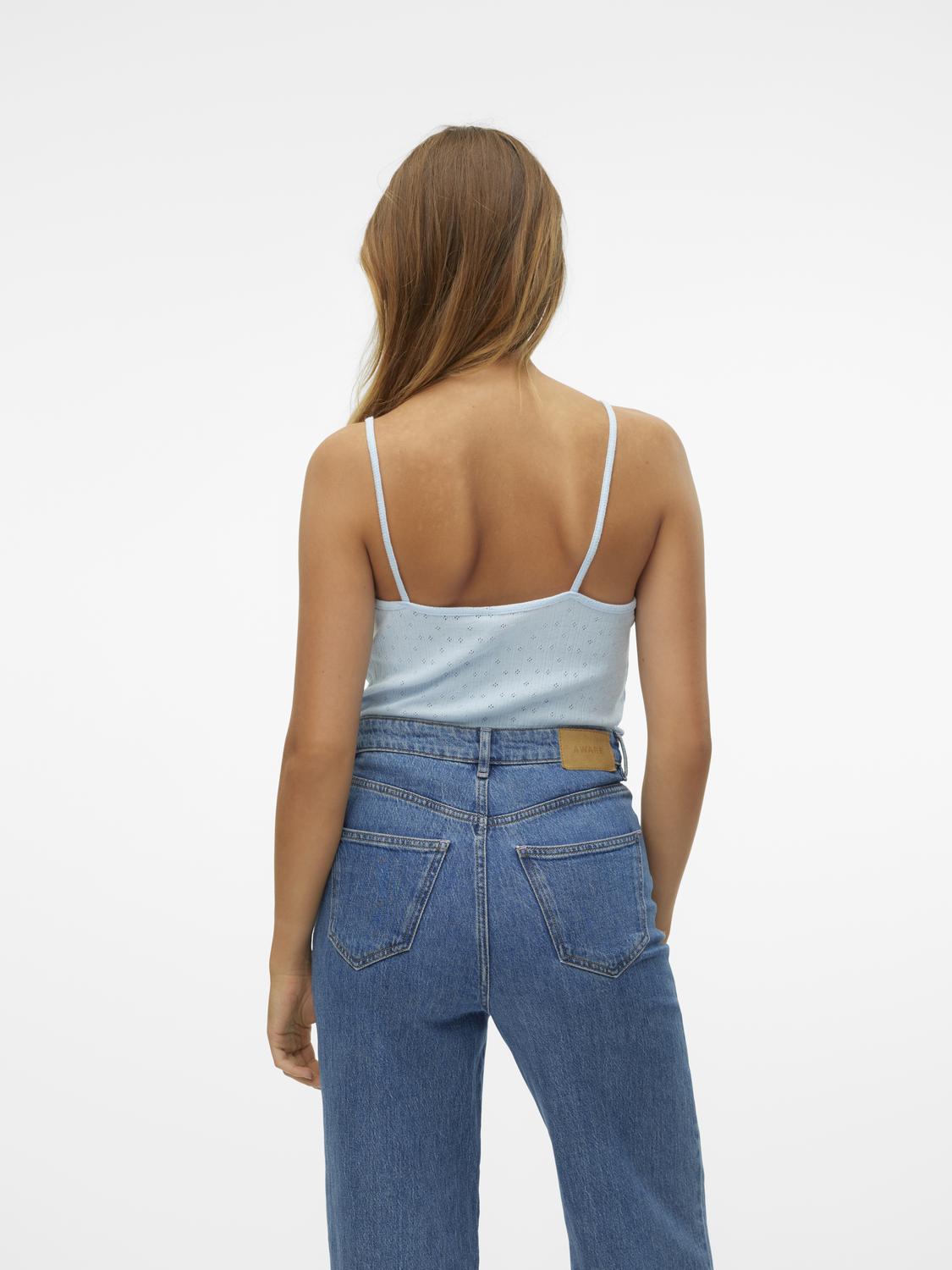 model_shot-back